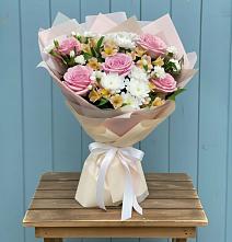 Букет цветов из:  Гвоздики, Орхидеи и Розы #REPLACE_PRED# Аткарске