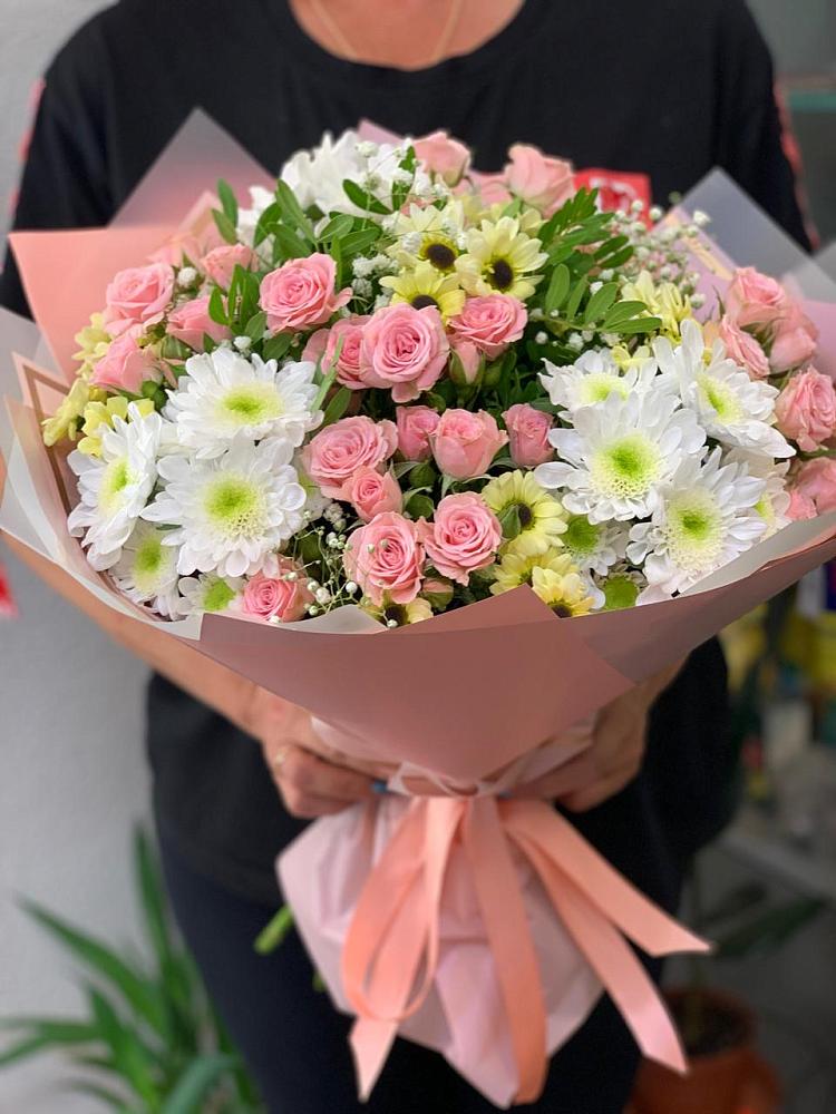 Букет цветов из: Розы и Хризантемы в Аткарске