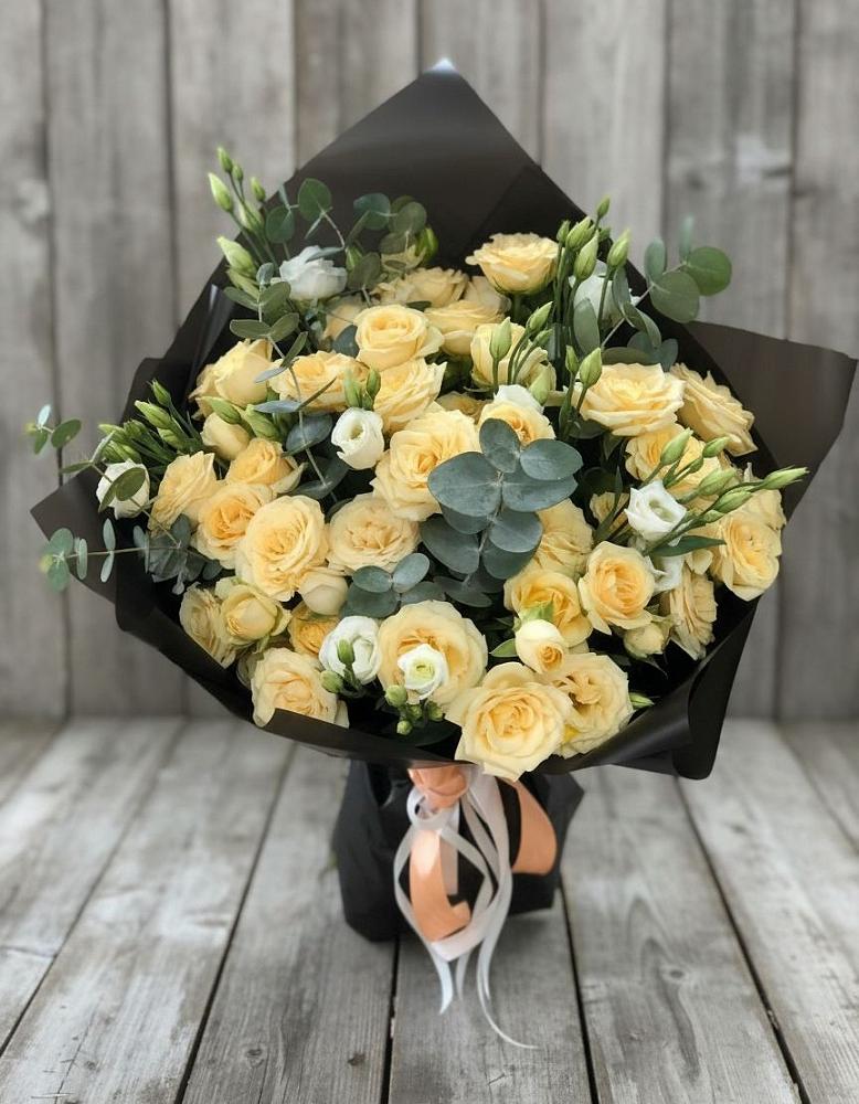 Букет цветов из: Розы и Лизиантусы в Аткарске