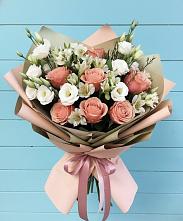 Букет цветов из:  Розы, Альстромерии и Лизиантусы в Аткарске