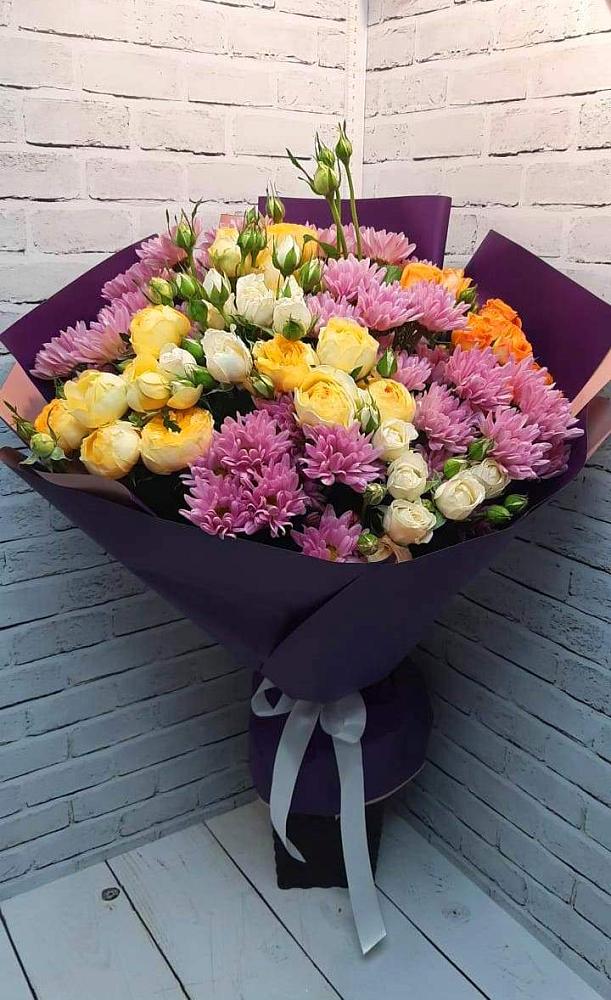 Букет цветов из: Хризантемы и Розы в Аткарске
