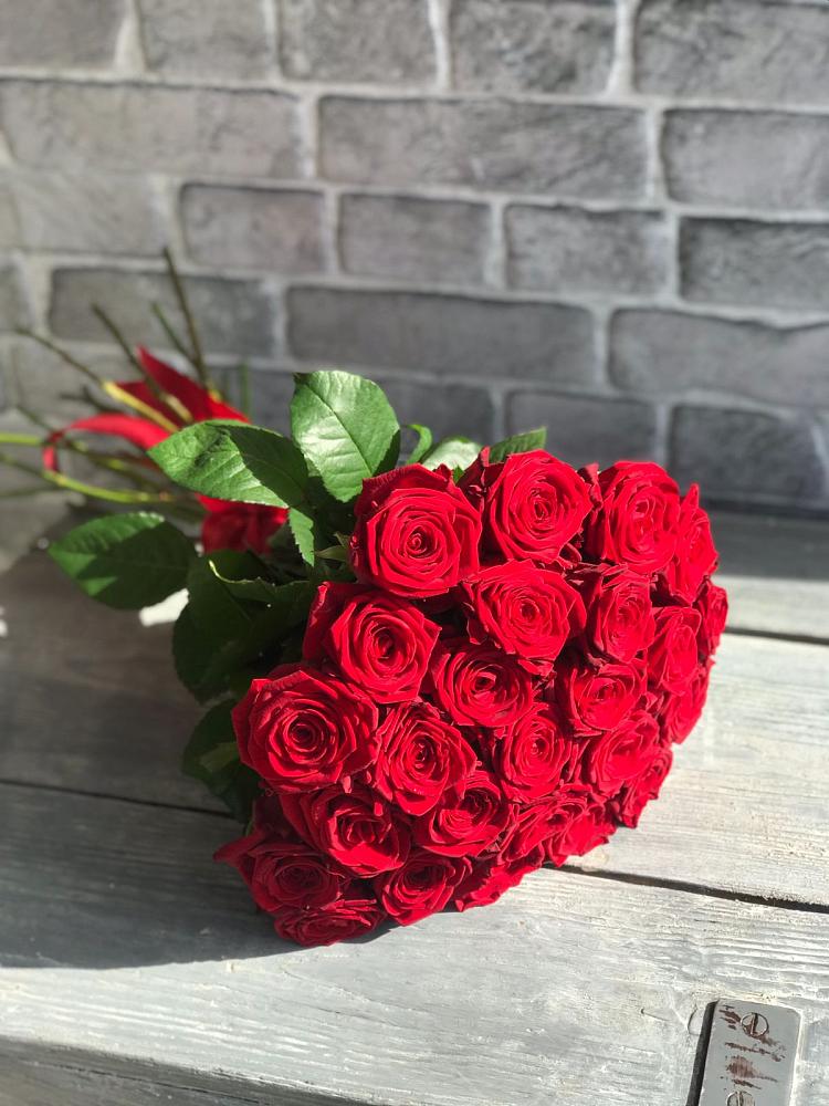 Букет Красные розы Фридом в Аткарске