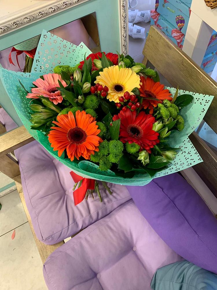 Букет цветов из: Герберы, Хризантемы и Альстромерии в Аткарске