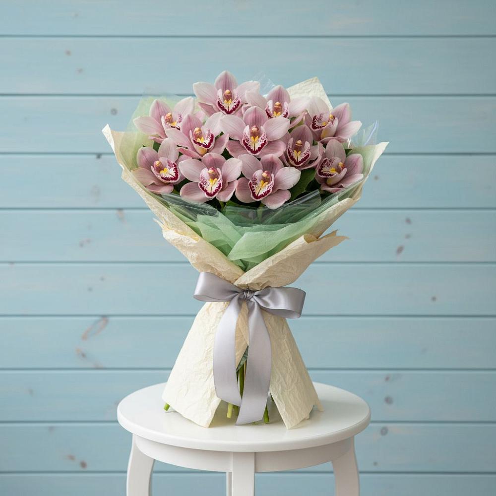 Букет цветов из: Орхидеи и Розы в Аткарске