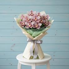 Букет цветов из:  Орхидеи и Розы #REPLACE_PRED# Аткарске