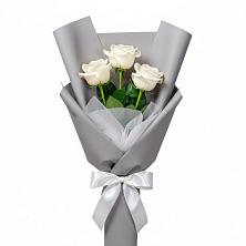 Букет 3 белые розы в Аткарске