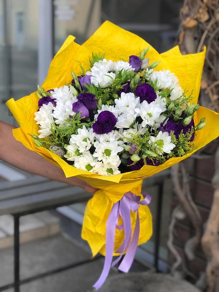 Букет цветов из: Ирисы, Хризантемы и Ромашки в Аткарске