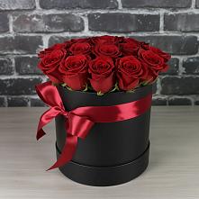 Цветочная композиция из Розы в шляпной коробке в Аткарске