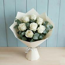 Букет Белые розы в Эвкалипте в Аткарске