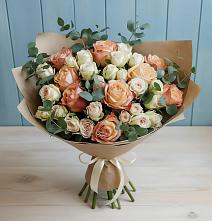 Букет цветов из:  Альстромерии и Розы в Аткарске